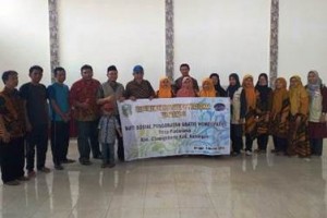 DHN PJH Jabar 10 berfoto bersama usai menggelar pengobatan gratis.